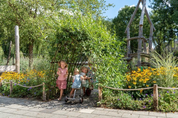 Wilgentunnel-groen-beplanting-Uniek-Speelprojecten
